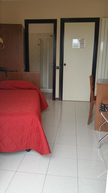 Hotel 5 Vie 阿尔门诺－圣萨尔瓦托雷 客房 照片
