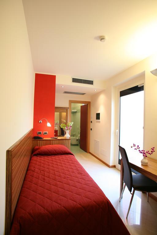 Hotel 5 Vie 阿尔门诺－圣萨尔瓦托雷 客房 照片