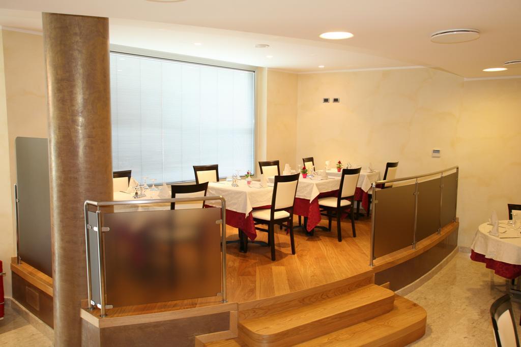 Hotel 5 Vie 阿尔门诺－圣萨尔瓦托雷 外观 照片